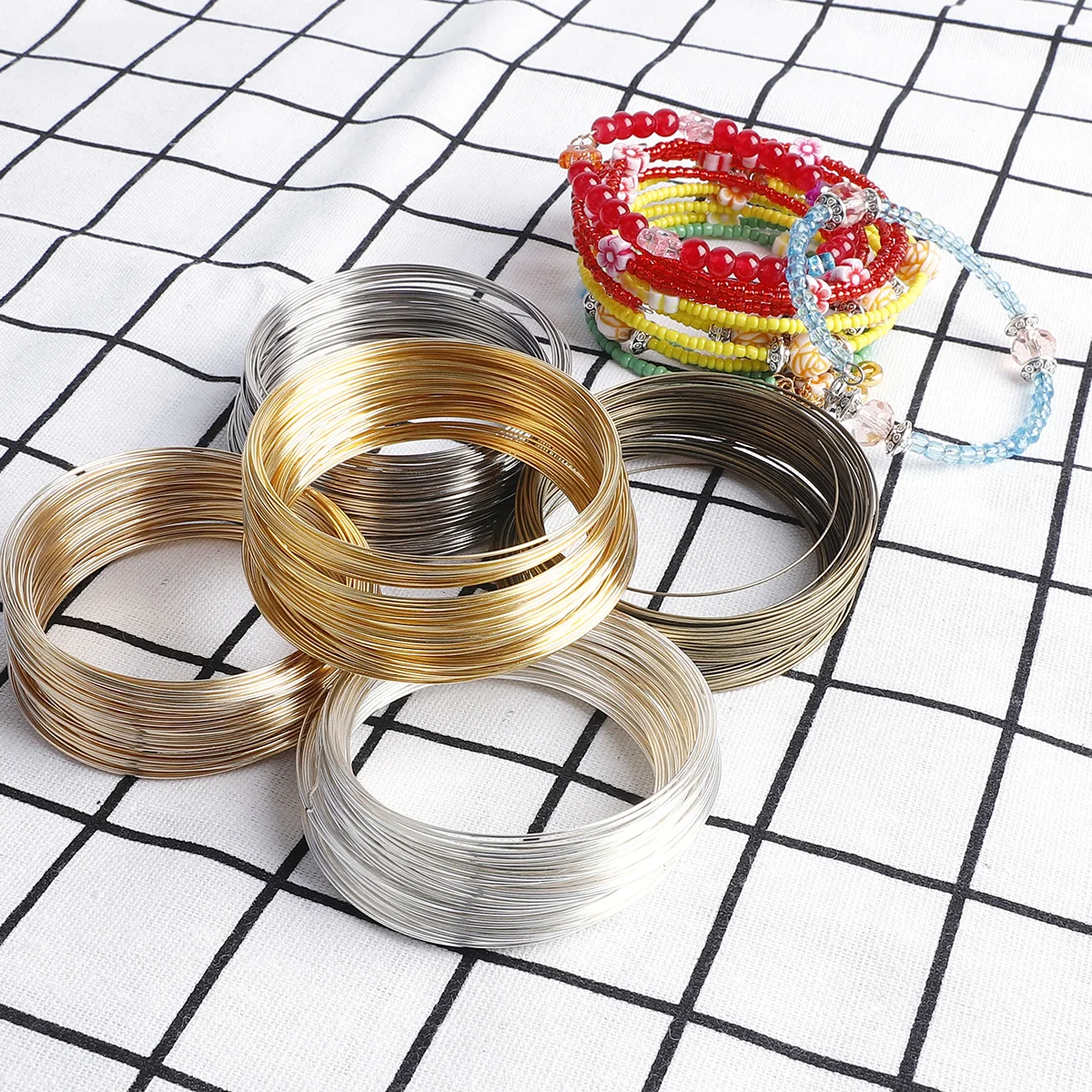 100ループ 0.6mm メモリーワイヤー ブレスレット リ - Coil Building Kit のレビューと価格